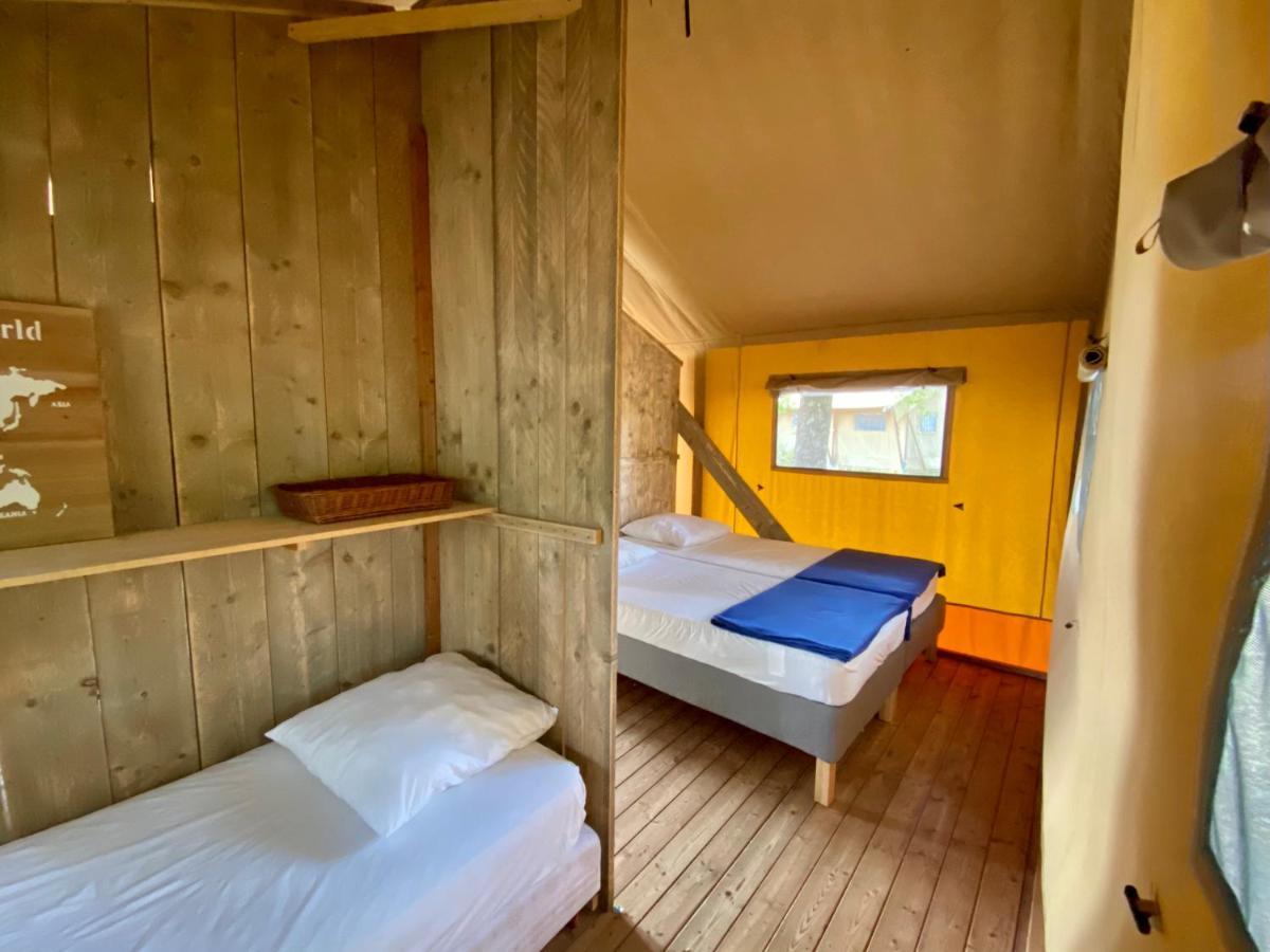 Camping La Kahute - Tente Lodge Au Coeur De La Foret Carcans Exterior foto