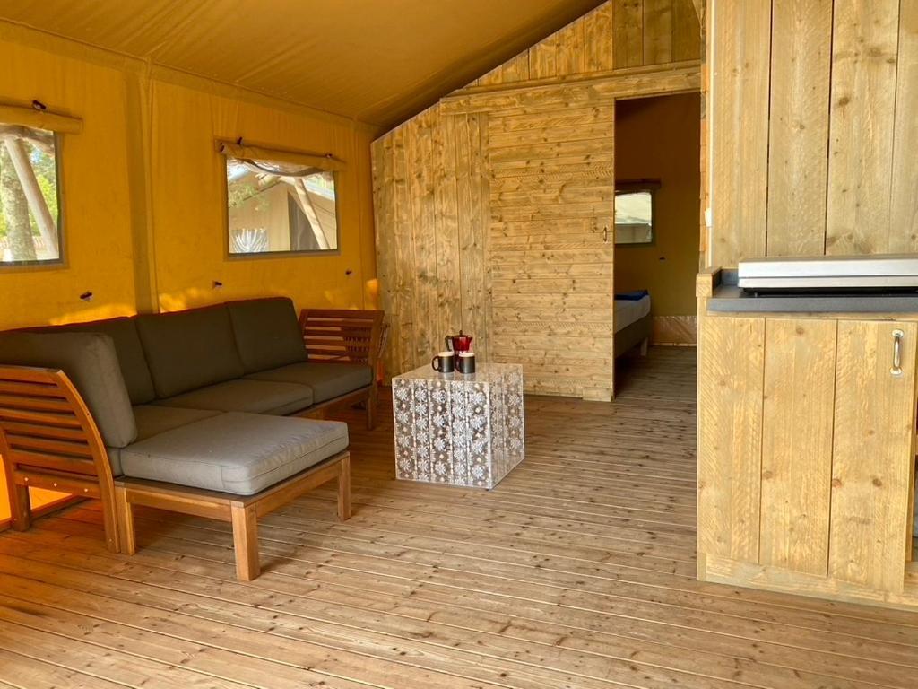 Camping La Kahute - Tente Lodge Au Coeur De La Foret Carcans Exterior foto